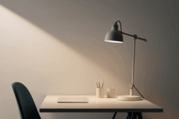 Como organizar cabos em uma mesa dobrável de home office pequeno
